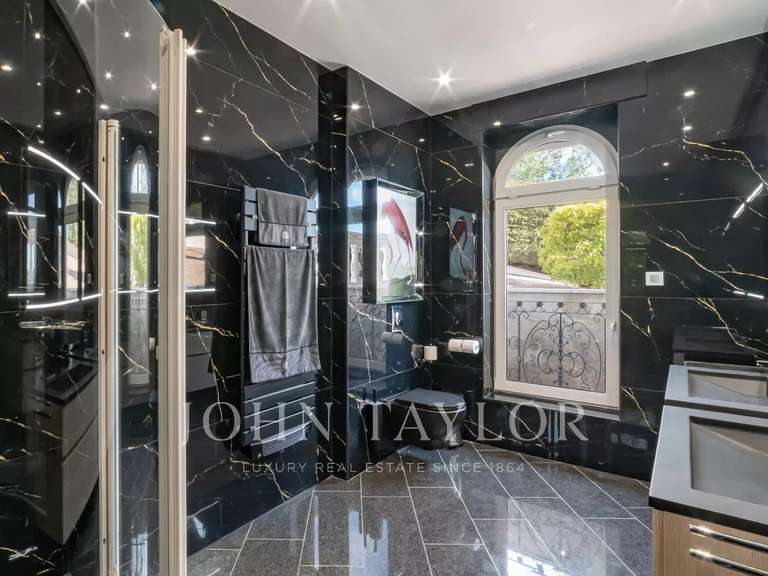 Villa with Sea view Mandelieu-la-Napoule - 6 bedrooms - 299m²