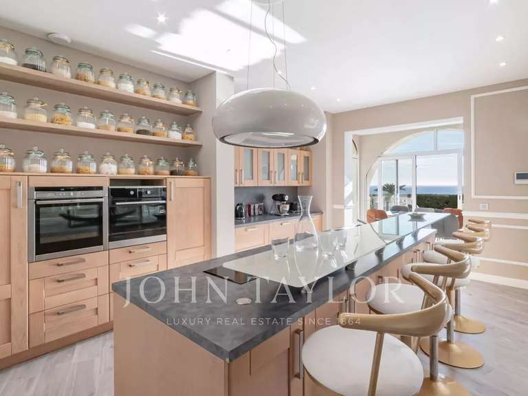 Villa with Sea view Mandelieu-la-Napoule - 6 bedrooms - 299m²