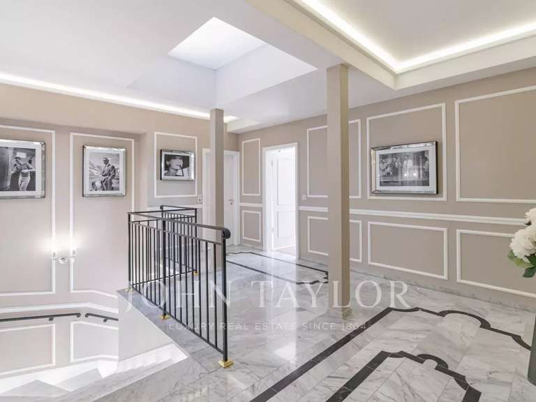 Villa with Sea view Mandelieu-la-Napoule - 6 bedrooms - 299m²