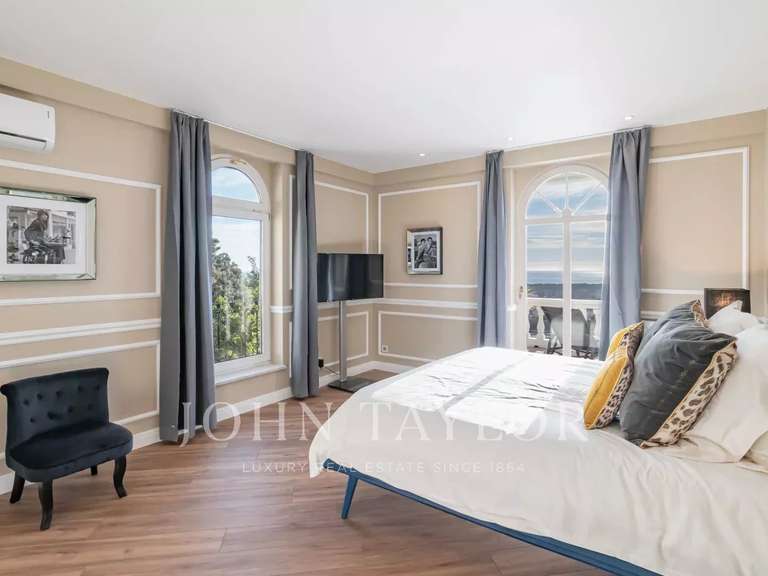 Villa with Sea view Mandelieu-la-Napoule - 6 bedrooms - 299m²