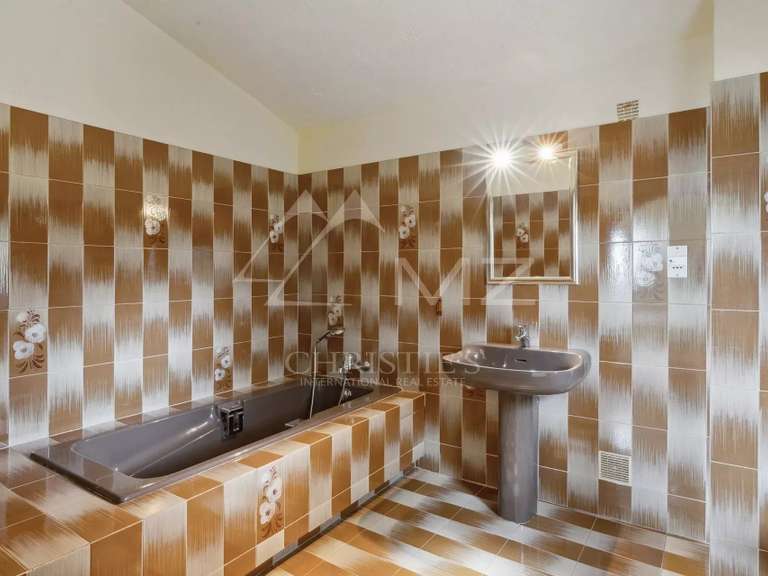 Villa Mandelieu-la-Napoule - 4 bedrooms - 194m²