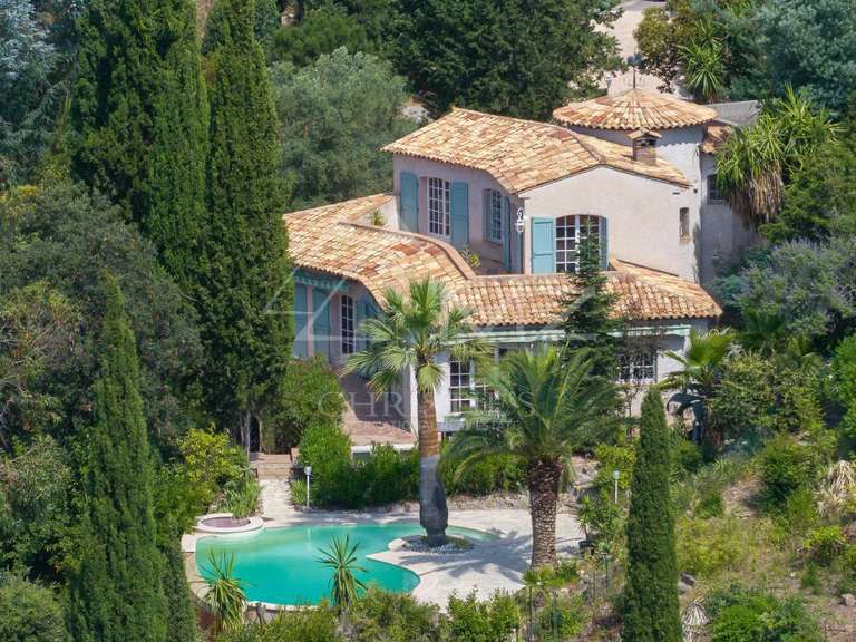 Villa Mandelieu-la-Napoule - 4 bedrooms - 256m²