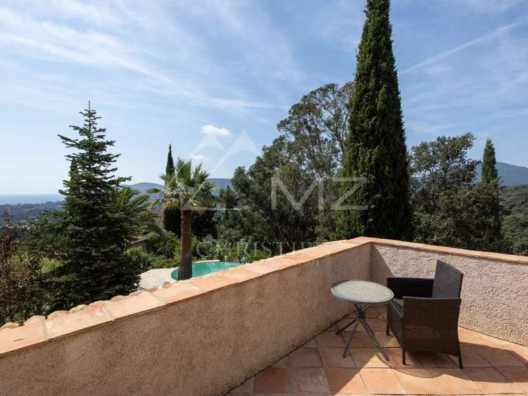 Villa Mandelieu-la-Napoule - 4 bedrooms - 256m²