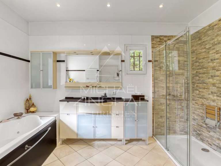 Villa Mandelieu-la-Napoule - 4 bedrooms - 289m²