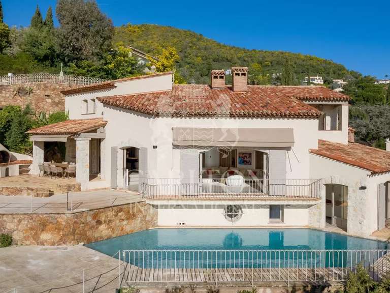 Villa Mandelieu-la-Napoule - 4 bedrooms - 307m²