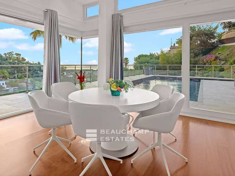 Villa with Sea view Mandelieu-la-Napoule - 4 bedrooms - 380m²