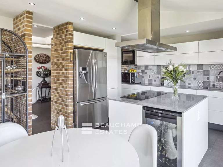 Villa with Sea view Mandelieu-la-Napoule - 5 bedrooms - 300m²