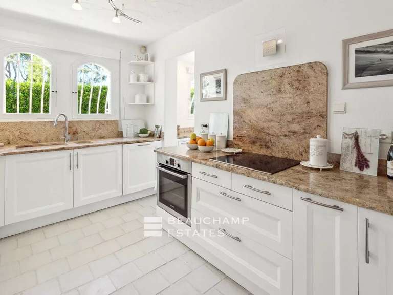 Villa with Sea view Mandelieu-la-Napoule - 5 bedrooms - 183m²