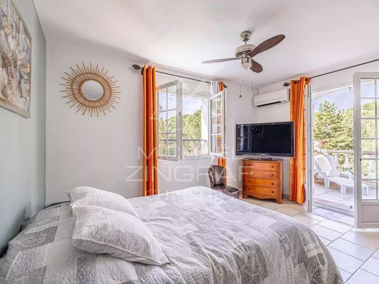Villa Mandelieu-la-Napoule - 4 chambres - 205m²
