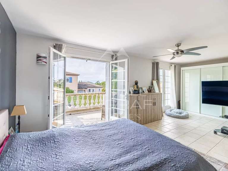 Villa Mandelieu-la-Napoule - 4 chambres - 205m²