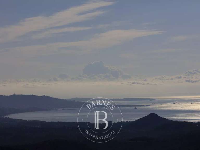 Villa Mandelieu-la-Napoule - 4 bedrooms - 128m²