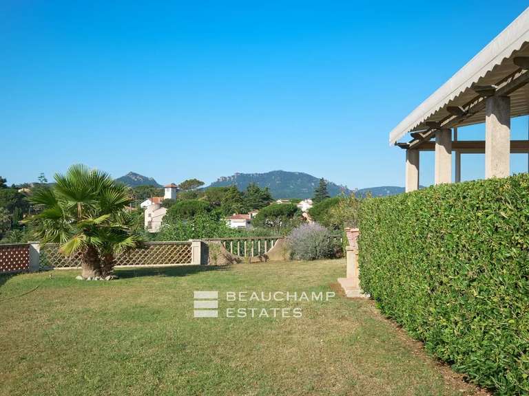 Villa Mandelieu-la-Napoule - 7 bedrooms - 315m²