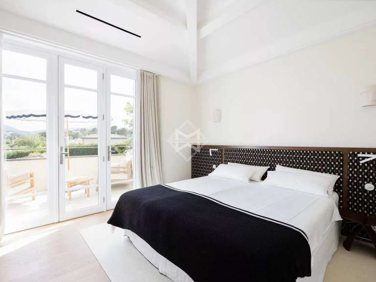 Villa Mandelieu-la-Napoule - 4 chambres - 220m²