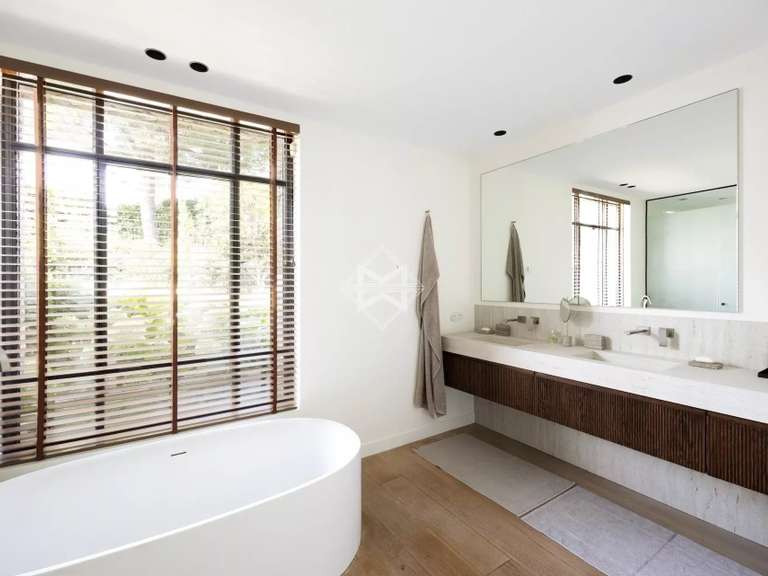 Villa Mandelieu-la-Napoule - 4 chambres - 220m²