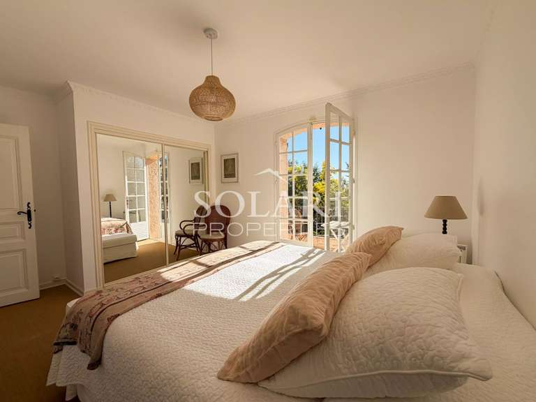 Villa Mandelieu-la-Napoule - 3 chambres - 135m²
