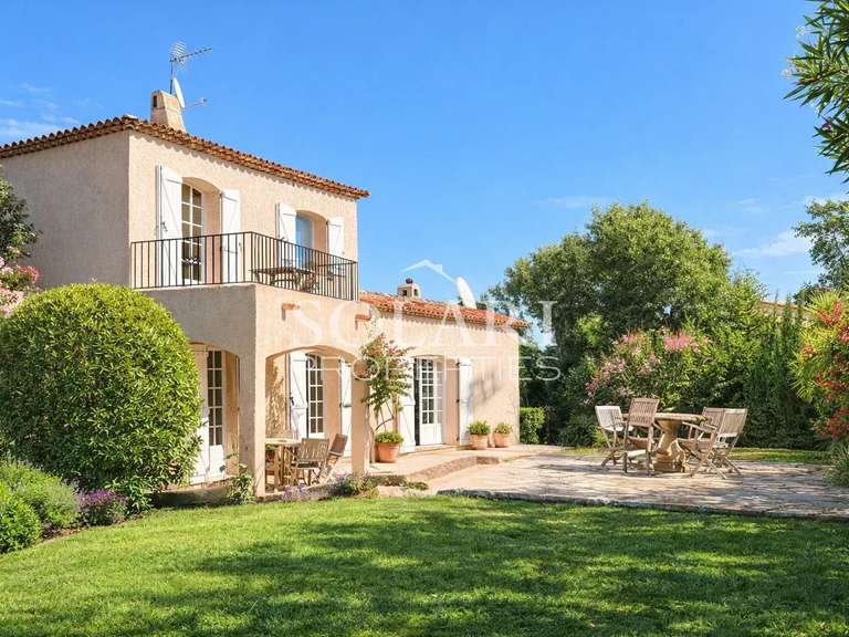 Villa Mandelieu-la-Napoule - 3 chambres - 135m²