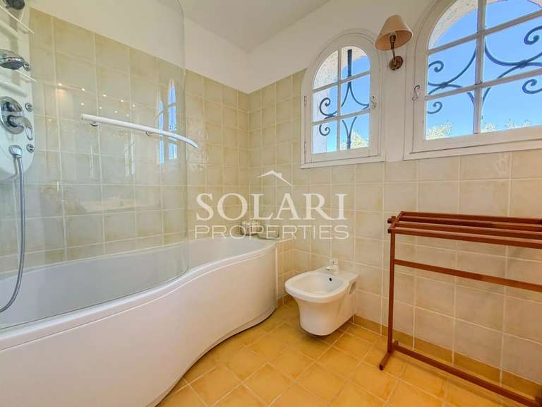 Villa Mandelieu-la-Napoule - 3 chambres - 135m²