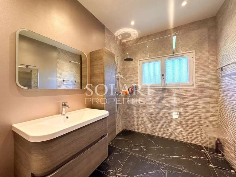 Villa Mandelieu-la-Napoule - 5 chambres - 175m²