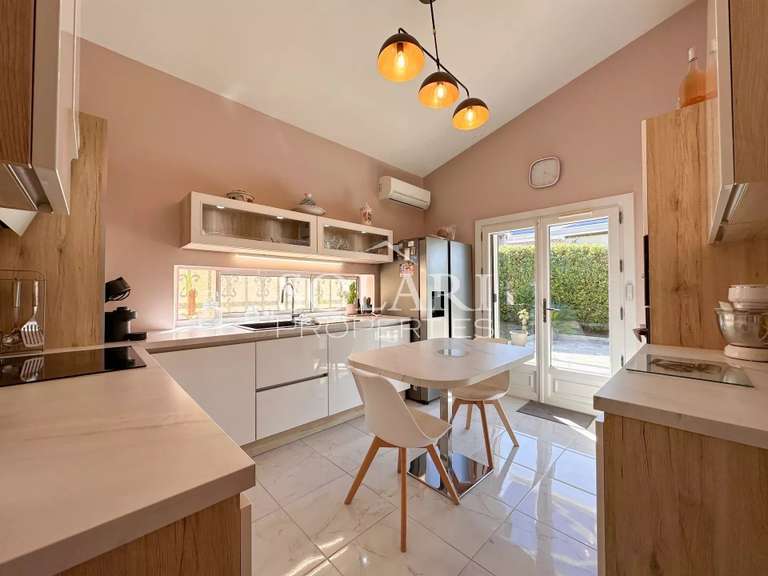 Villa Mandelieu-la-Napoule - 5 chambres - 175m²