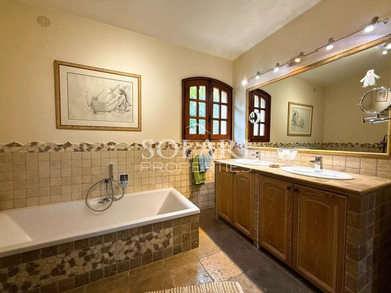 Villa Mandelieu-la-Napoule - 6 chambres - 214m²