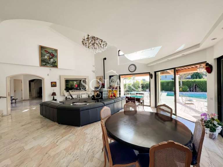 Villa Mandelieu-la-Napoule - 4 chambres - 202m²