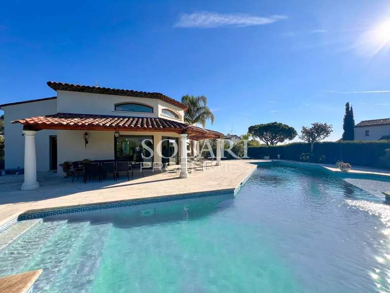 Villa Mandelieu-la-Napoule - 4 chambres - 202m²