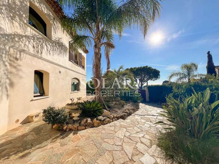 Villa Mandelieu-la-Napoule - 4 chambres - 202m²