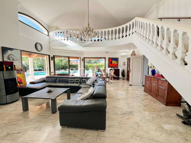 Villa Mandelieu-la-Napoule - 4 chambres - 202m²