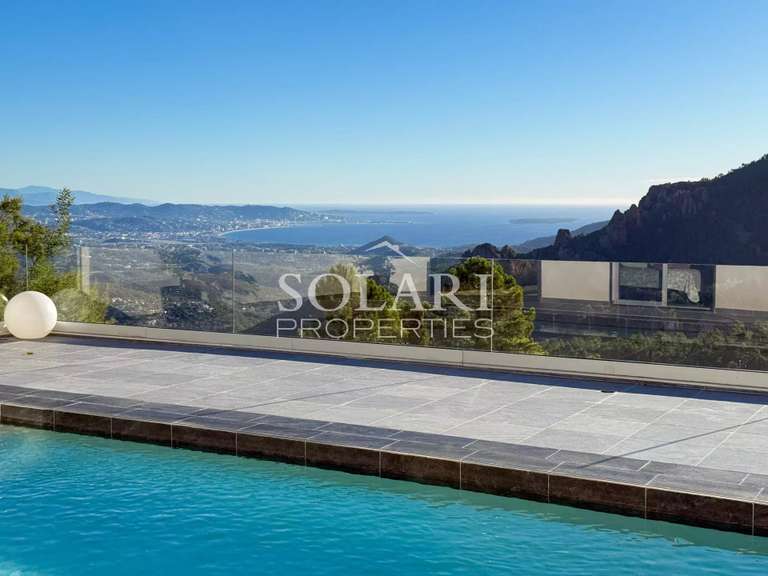 Villa Mandelieu-la-Napoule - 3 chambres - 245m²