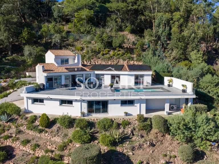 Villa Mandelieu-la-Napoule - 3 chambres - 245m²