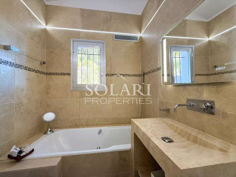 Villa Mandelieu-la-Napoule - 3 chambres - 245m²