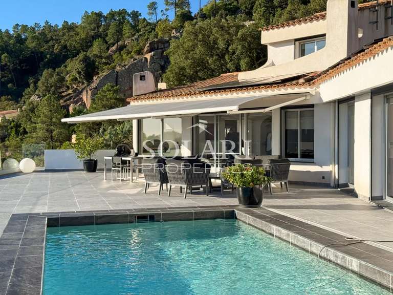 Villa Mandelieu-la-Napoule - 3 chambres - 245m²