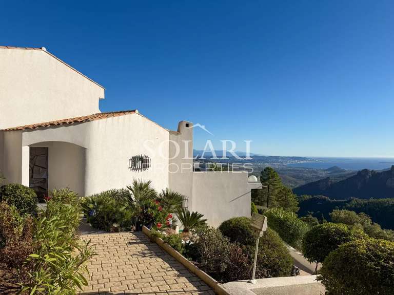 Villa Mandelieu-la-Napoule - 3 chambres - 245m²