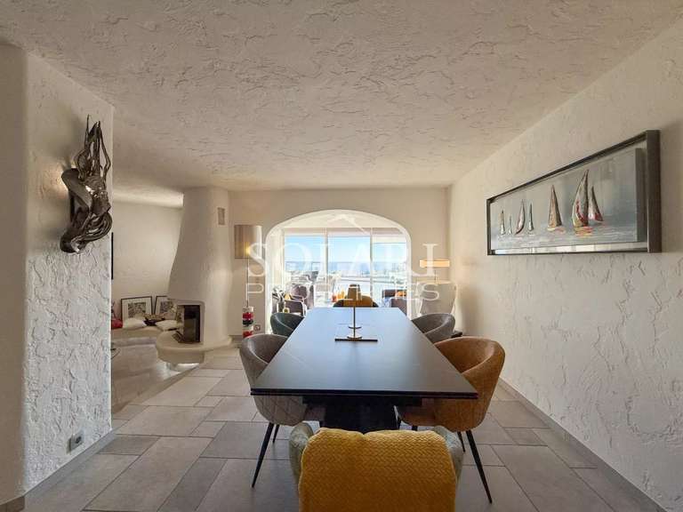 Villa Mandelieu-la-Napoule - 3 chambres - 245m²