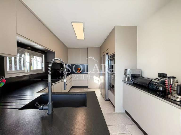 Villa Mandelieu-la-Napoule - 3 chambres - 245m²