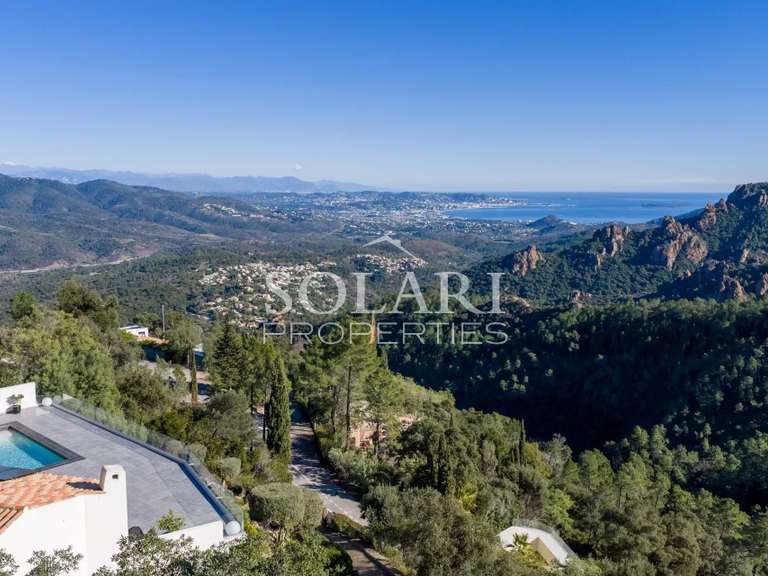 Villa Mandelieu-la-Napoule - 3 chambres - 245m²