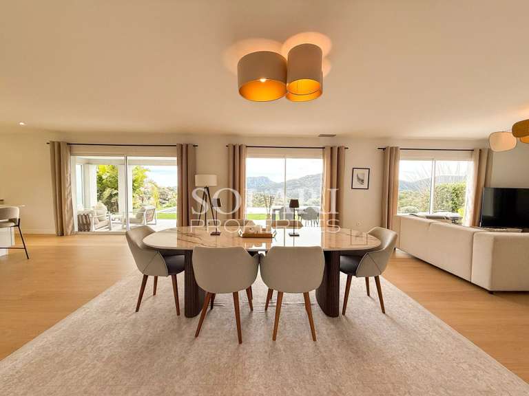 Villa Mandelieu-la-Napoule - 4 chambres - 237m²