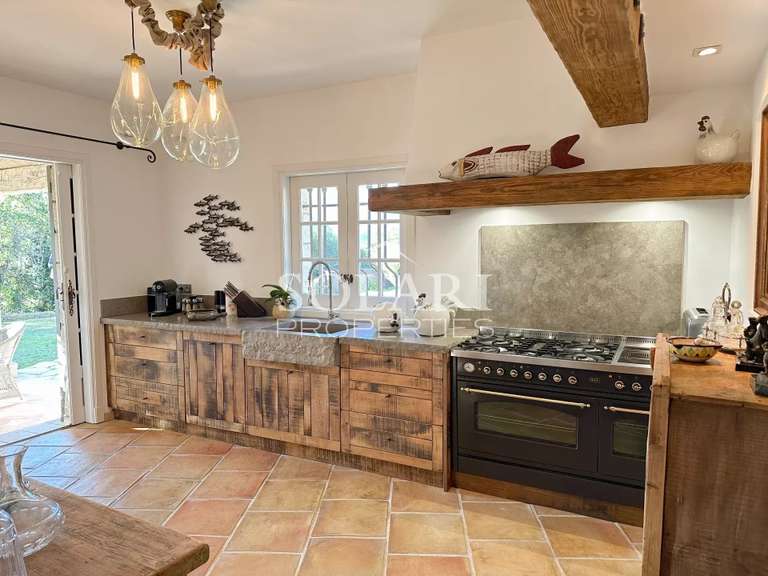 Villa Mandelieu-la-Napoule - 4 chambres - 305m²