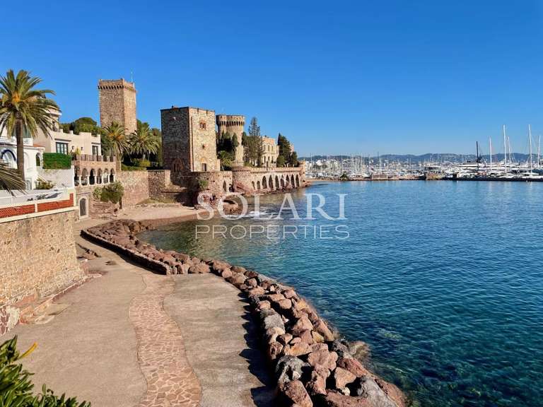 Villa Mandelieu-la-Napoule - 3 chambres - 130m²