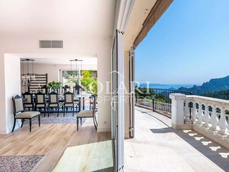 Villa Mandelieu-la-Napoule - 4 chambres - 300m²