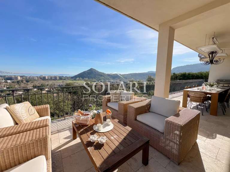 Villa Mandelieu-la-Napoule - 5 chambres - 240m²