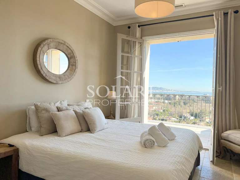 Villa Mandelieu-la-Napoule - 5 chambres - 240m²