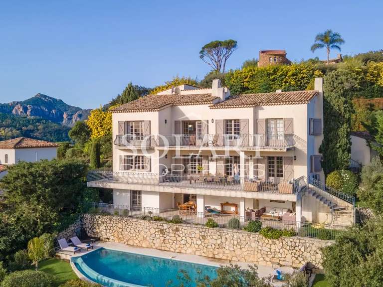 Villa Mandelieu-la-Napoule - 5 chambres - 240m²