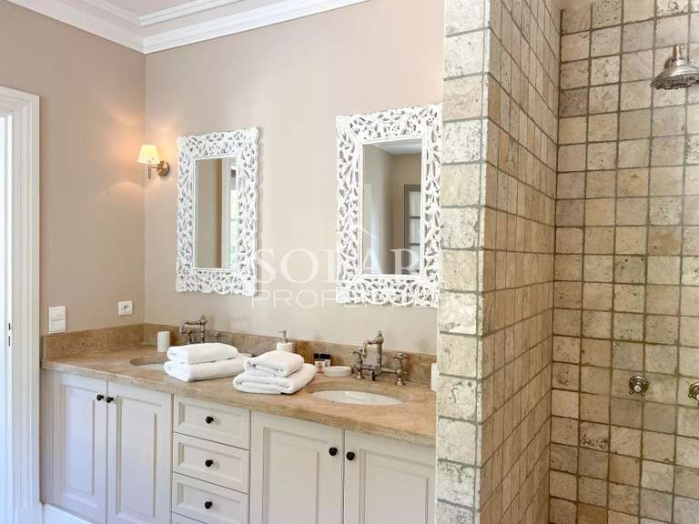 Villa Mandelieu-la-Napoule - 5 chambres - 240m²