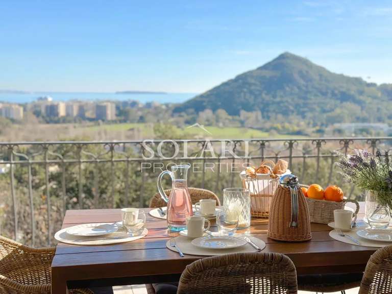 Villa Mandelieu-la-Napoule - 5 chambres - 240m²