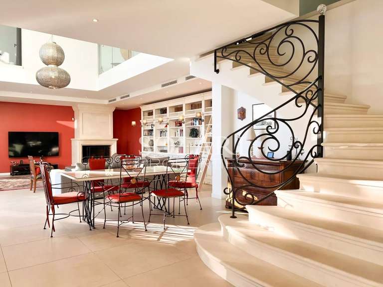 Villa Mandelieu-la-Napoule - 5 chambres - 300m²