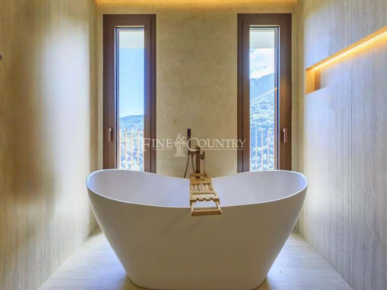 Villa Mandelieu-la-Napoule - 5 chambres - 318m²