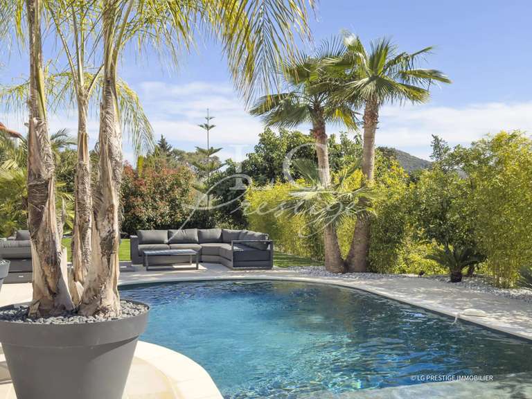 Villa Mandelieu-la-Napoule - 5 bedrooms - 230m²