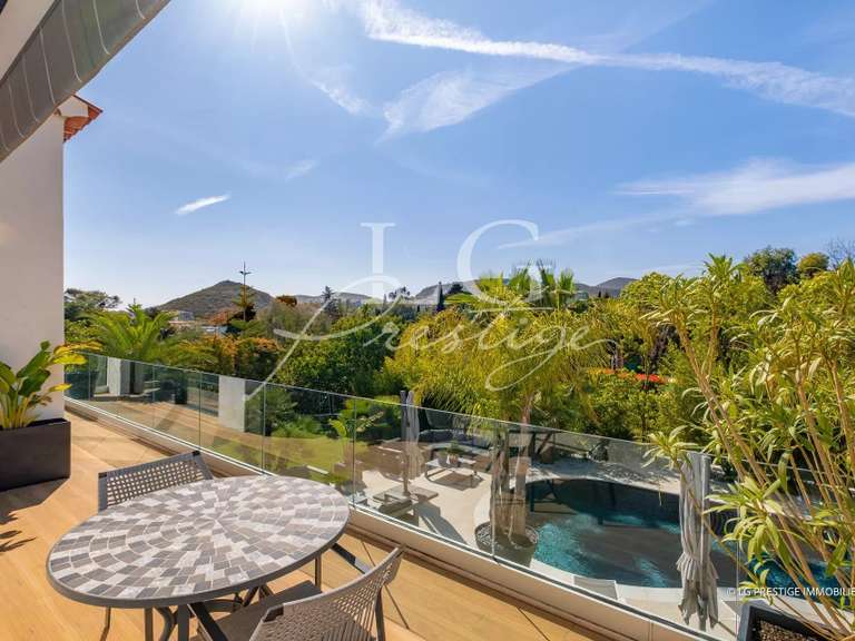 Villa Mandelieu-la-Napoule - 5 bedrooms - 230m²