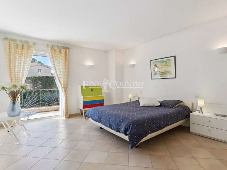 Villa Mandelieu-la-Napoule - 5 chambres - 289m²